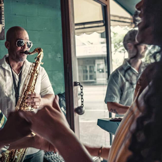 Vielfältige Unterhaltung im Ball & Chain in Miami, Florida