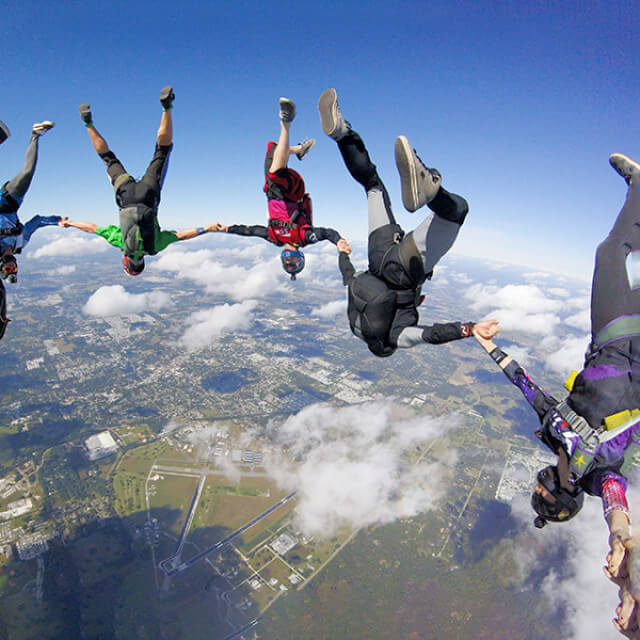 Fallschirmspringen am Zentrum „Skydive City“ in Zephyrhills, Florida