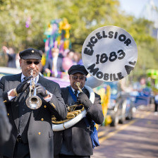 Eine Mardi Gras-Band in Mobile, Alabama