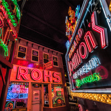 Bunt leuchtende Neonschilder im American Sign Museum gleich nördlich von Kentucky