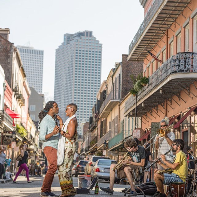 Straßenmusiker vor Publikum in New Orleans, Louisiana