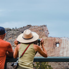 Blick auf die Gedenkstätte Crazy Horse Memorial in Custer County, South Dakota