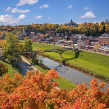 Kajaktour auf dem Galena River nahe des historischen Ortskerns von Galena, Illinois