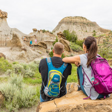 Familienausflug zu den Felsformationen im Makoshika State Park, Montana