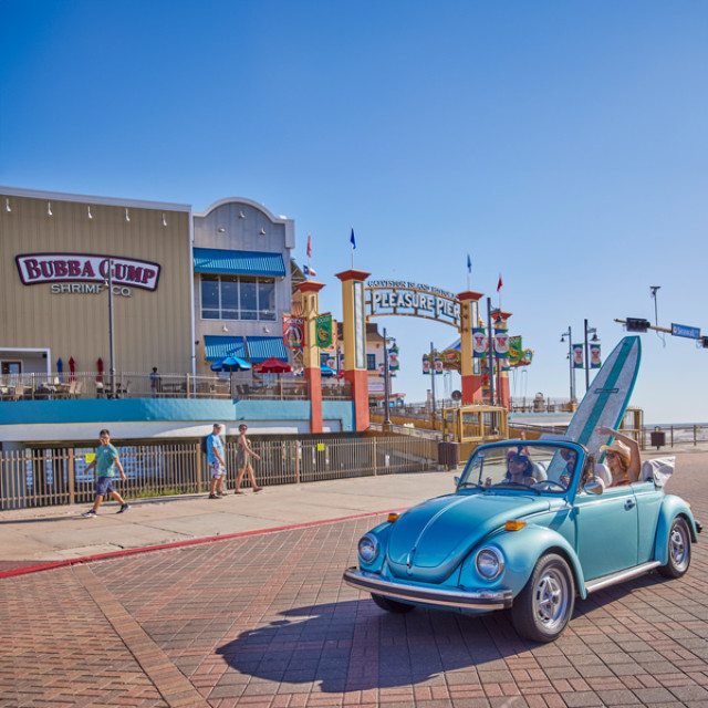Spazierfahrt auf dem Seawall Boulevard in Galveston, Texas